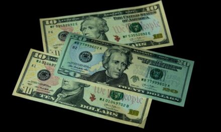 U.S. Consumer Spending Flatlines in July as Stubborn Inflation Pinches Household Budgets