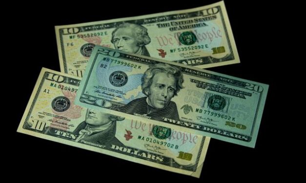 U.S. Consumer Spending Flatlines in July as Stubborn Inflation Pinches Household Budgets