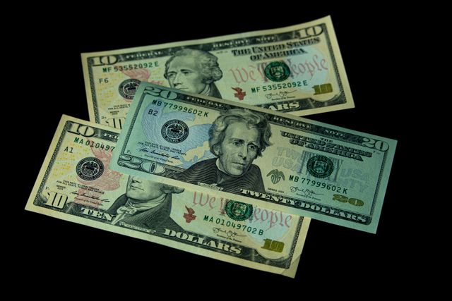 U.S. Consumer Spending Flatlines in July as Stubborn Inflation Pinches Household Budgets