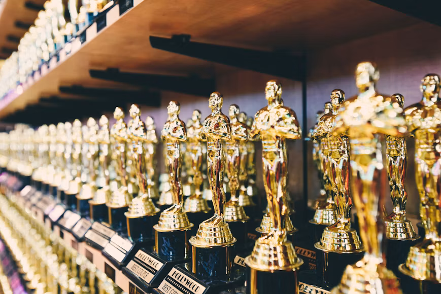 Emmys Put Television’s Biggest Stars in the Spotlight as Awards Season Peaks